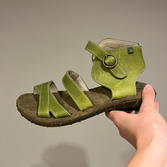 El Naturalista Sandals - Picture 2 of 4